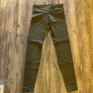 Lululemon full length wunder under yoga pants